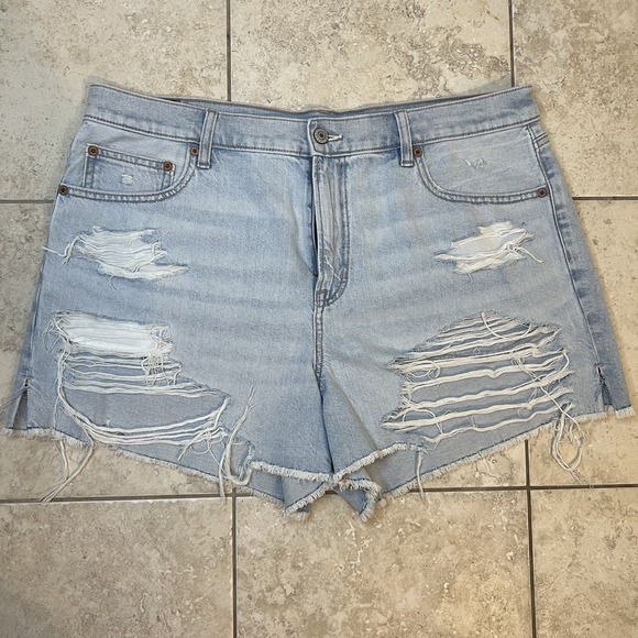American Eagle‎ Highest Rise 90s Boyfriend Short Distressed Womens Size 16 NWOT - Picture 1 of 10